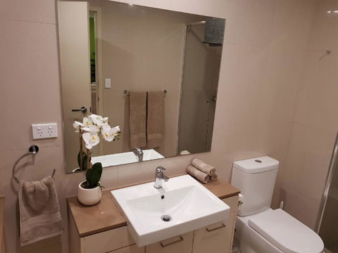Darwin-Ocean Views, Tropical Getaway, Pool & Aircon - Accommodation Brunswick Heads 13
