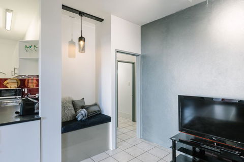 CitySide Apartment - 2 Bedroom With Private Courtyard - Accommodation Brunswick Heads 8