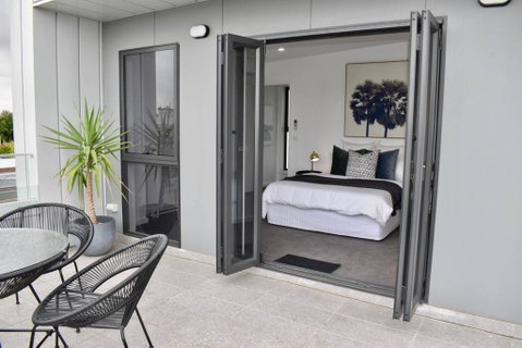 Brand New 2 Bed Apartment With Stunning City Views - Accommodation Brunswick Heads 2