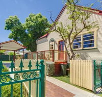 Bright 3-bedroom apartment - Central Armidale - Accommodation Brunswick Heads