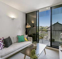 Bright Modern Apartment w Parking and Gym Near CBD - Accommodation Brunswick Heads