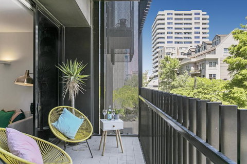 Bright Modern Apartment W Parking And Gym Near CBD - Accommodation Brunswick Heads 1