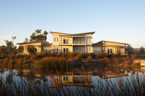 Broadbeach Inverloch Resort - Accommodation Brunswick Heads 0