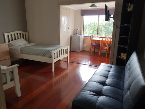 Bunbury's Most Convenient Location - Unit 2 - Accommodation Brunswick Heads 1