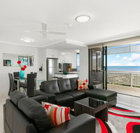 Cairns Luxury Seafront Apartment - Accommodation Brunswick Heads