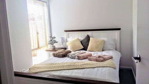 Camelias Boutique Cottage In Dianella - Accommodation Brunswick Heads 2