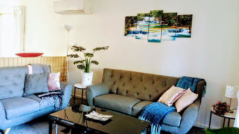 Camelias Boutique Cottage In Dianella - Accommodation Brunswick Heads 0