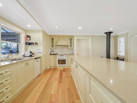 Camelot - Superbly Proportioned And Ideally Located - Accommodation Brunswick Heads 3