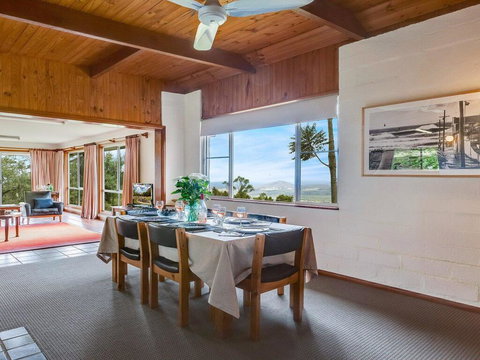 Captain's Lookout - Elevated Ocean Views, Rural Stay - Accommodation Brunswick Heads 1