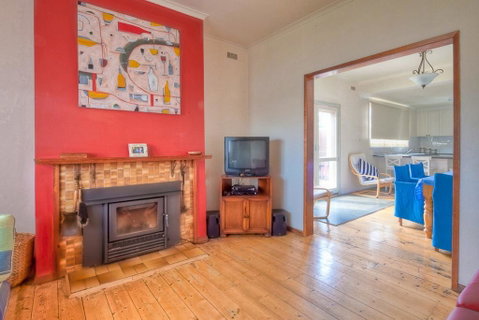 Carrick Fergus - Centrally Located Family Home - Accommodation Brunswick Heads 0