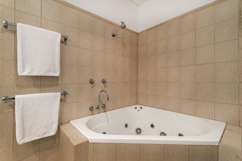 Catalina - Port Douglas - Accommodation Brunswick Heads 1