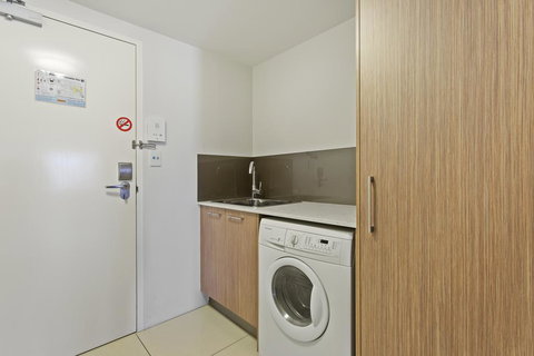 CBD Executive Apartments - Accommodation Brunswick Heads 1