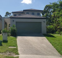 Central Gold Coast Large Modern Elevated House - Accommodation Brunswick Heads
