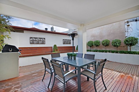 Central Warrnambool Townhouse - Accommodation Brunswick Heads 3