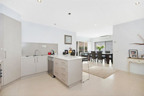 Central Warrnambool Townhouse - Accommodation Brunswick Heads 1