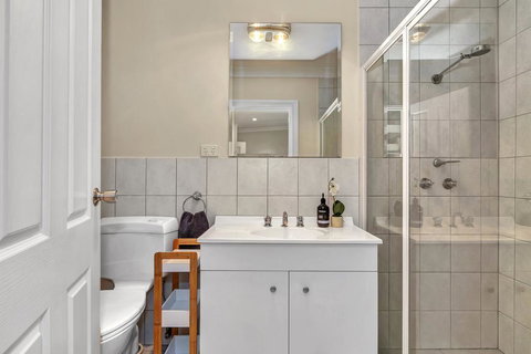 Character Home - Easy Tram To City - Accommodation Brunswick Heads 2