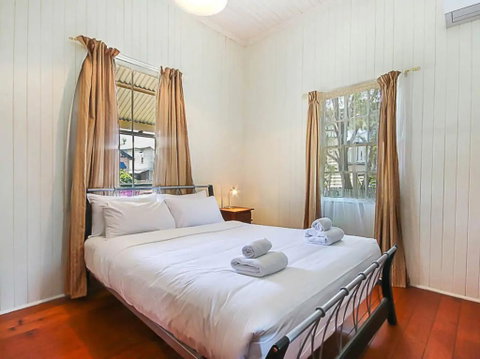 Charming Characterful Rustic-style Home Near The Gabba - Accommodation Brunswick Heads 2