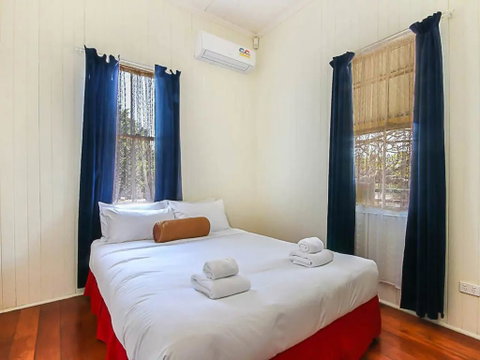 Charming Characterful Rustic-style Home Near The Gabba - Accommodation Brunswick Heads 3