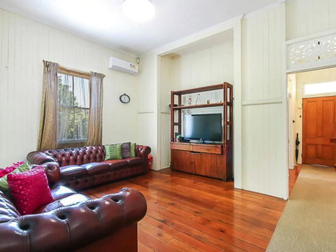 Charming Characterful Rustic-style Home Near The Gabba - Accommodation Brunswick Heads 0