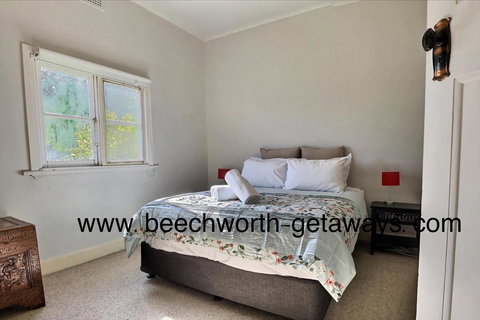 Cherry Blossom Cottage - Beechworth-Getaways - Accommodation Brunswick Heads 3