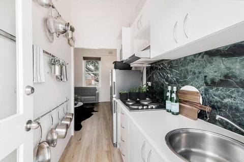 Chic Woollahra Pied-Ã -Terre With Parking - Accommodation Brunswick Heads 3