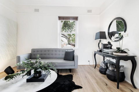 Chic Woollahra Pied-Ã -Terre With Parking - Accommodation Brunswick Heads 0
