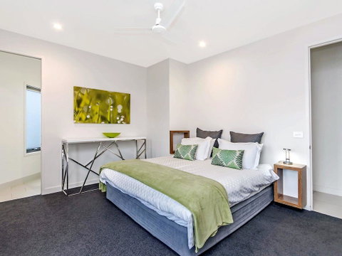 Chimneys On Bank - Accommodation Brunswick Heads 2