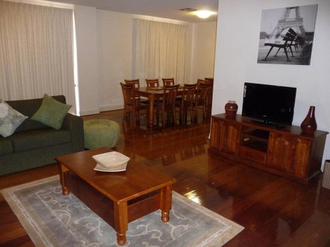 City Getaway 3 Bedroom Adelaide's East End - Accommodation Brunswick Heads 2