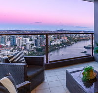 City Sky Home in Africa - River  Story Bridge Views - Accommodation Brunswick Heads