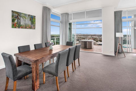 City-Centre Apartment With River Views And Balcony - Accommodation Brunswick Heads 3