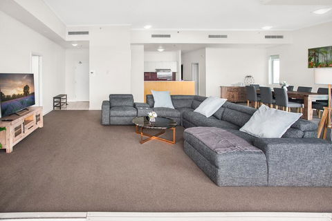 City-Centre Apartment With River Views And Balcony - Accommodation Brunswick Heads 0