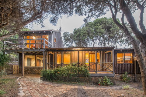 Coleys Beach House Yallingup - Accommodation Brunswick Heads 2