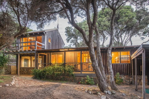 Coleys Beach House Yallingup - Accommodation Brunswick Heads 1
