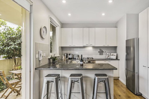 Convenient And Quiet In Sophisticated Malvern - Accommodation Brunswick Heads 1