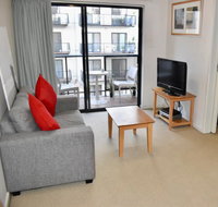 Convenient City Apartment with Pool Gym and Tennis Court - Accommodation Brunswick Heads