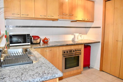 Convenient City Apartment With Pool Gym And Tennis Court - Accommodation Brunswick Heads 2