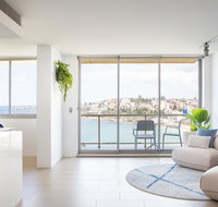 Coogee Beach Designer Penthouse with Parking - Accommodation Brunswick Heads