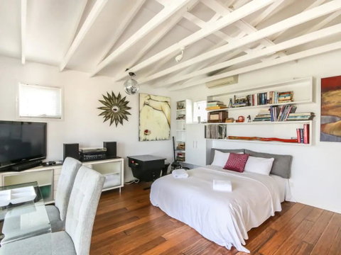Cool Architect-Designed Studio Close To CBD - Accommodation Brunswick Heads 0