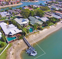 Coorumbong 16 - 5 BDRM Canal Home with Pool - Accommodation Brunswick Heads
