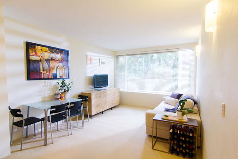 Cozy One Bedroom Apartment In Waverton - Accommodation Brunswick Heads 0