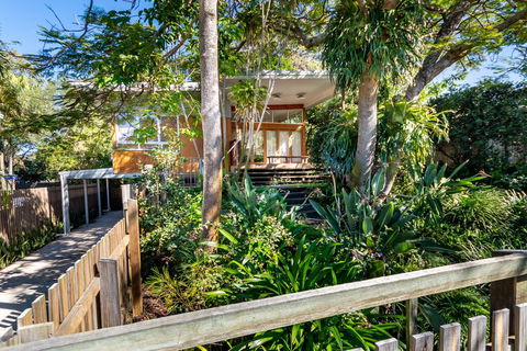 Decked Out For A Fantastic Holiday - (Whole House) Winnett St, Woorim - Accommodation Brunswick Heads 1