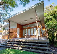 Decked out for a Fantastic Holiday - Winnett St Woorim Upstairs only - Accommodation Brunswick Heads