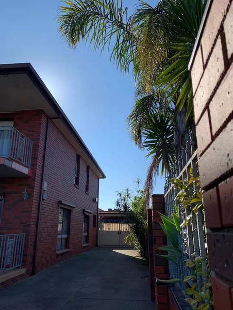 Delightful Bedroom In Bentleigh East - Accommodation Brunswick Heads 3