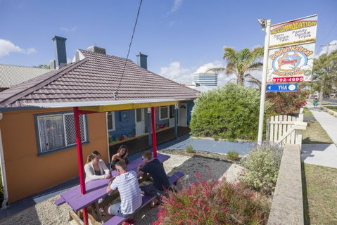 Dolphin Retreat Bunbury YHA - Accommodation Brunswick Heads 1