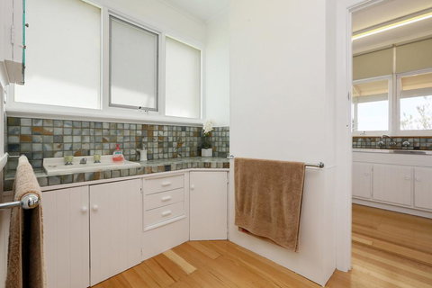 DROMANA BEACH SHACK... - Accommodation Brunswick Heads 2