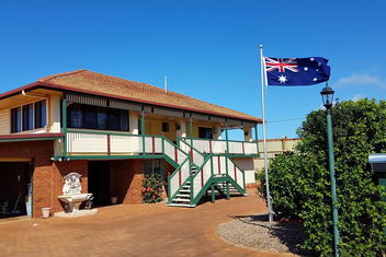 Dunelm House with Accommodation Brunswick Heads