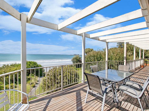 East Beach House - Accommodation Brunswick Heads 0