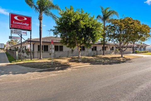 Econo Lodge Moree Spa Motor Inn - Accommodation Brunswick Heads 1
