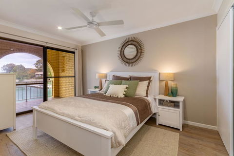 Elegant Waterfront Gem Where The Ocean Meets The Canal! - Accommodation Brunswick Heads 2