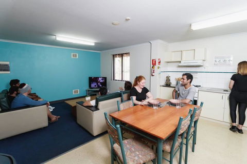 Erica Underwood House 6 Bedroom Flat - Accommodation Brunswick Heads 3